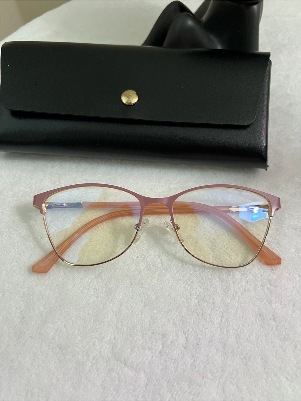Pink eyeglasses✨